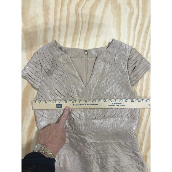 Adrianna Papell Metallic Shutter-Pleat Sheath Dress Size 6 wedding MOB Cocktail - Picture 4 of 6
